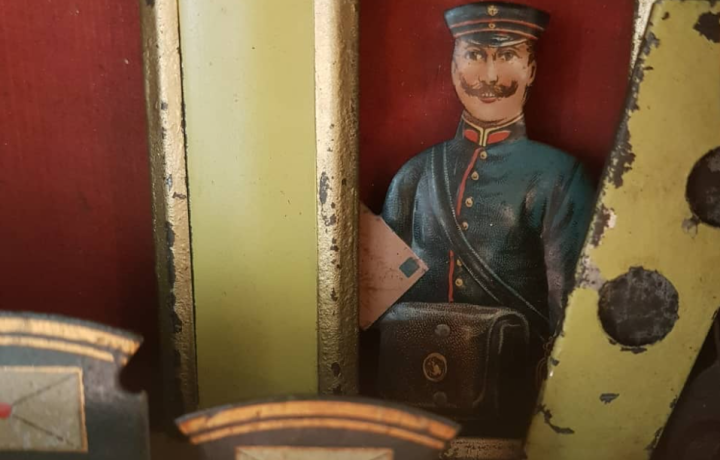 Geldbriefträger_Detail